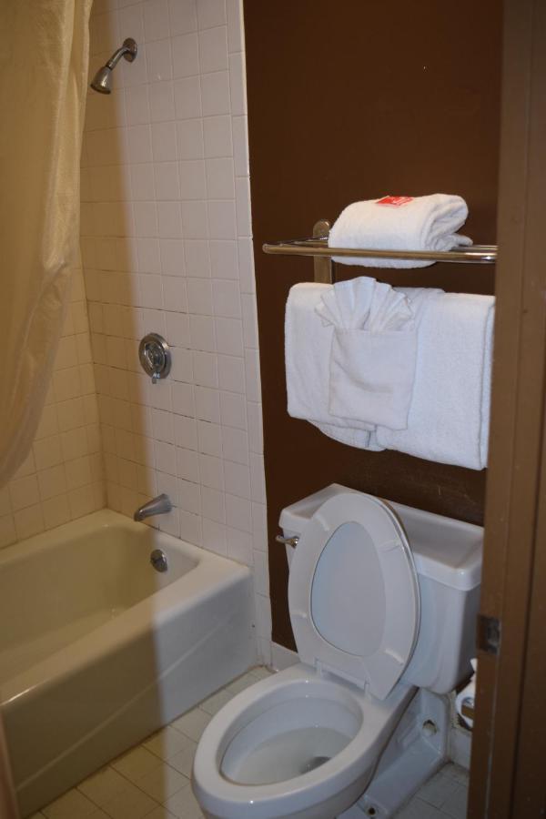 Econo Lodge Richburg Bagian luar foto