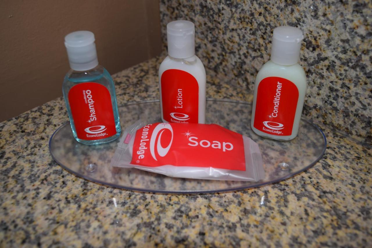 Econo Lodge Richburg Bagian luar foto