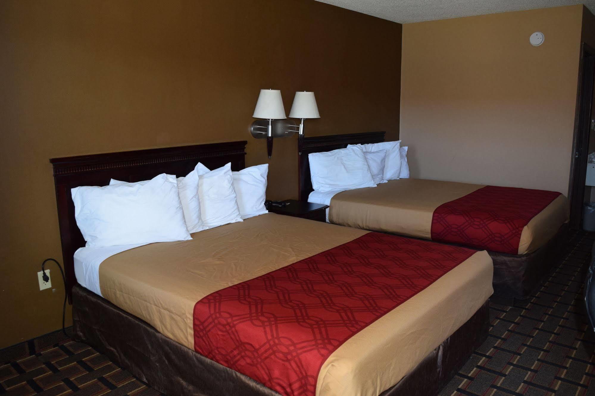 Econo Lodge Richburg Bagian luar foto